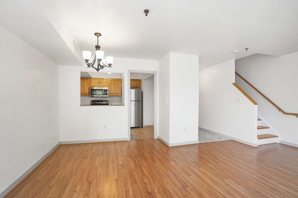147 Kelton # 712 Property Photo 3