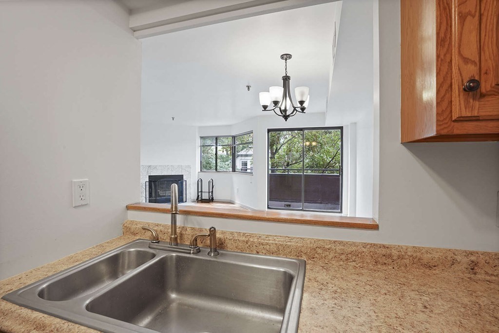 147 Kelton # 712 Property Photo 7