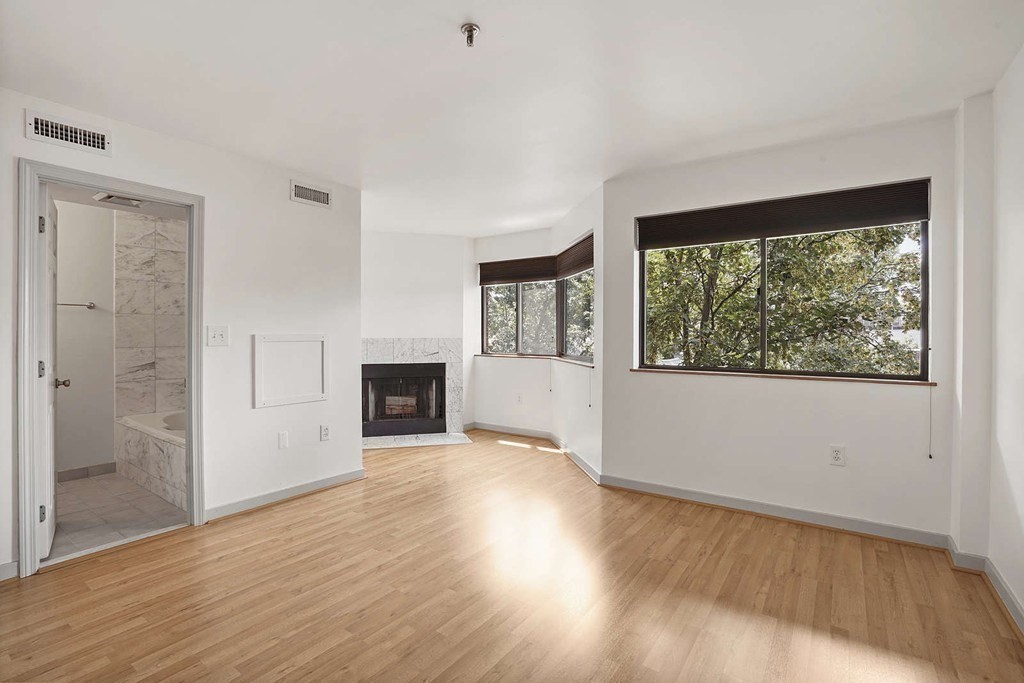 147 Kelton # 712 Property Photo 13