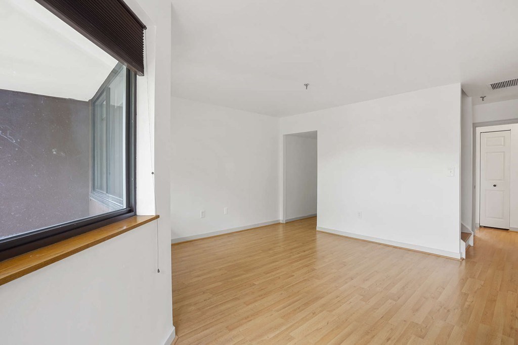 147 Kelton # 712 Property Photo 15