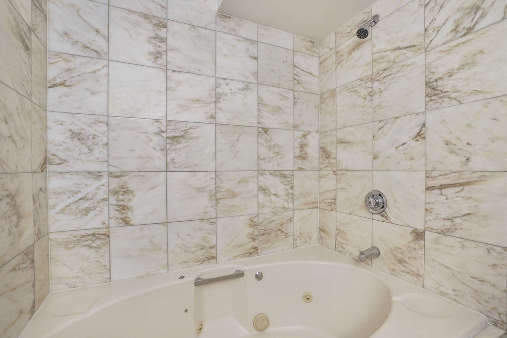147 Kelton # 712 Property Photo 17