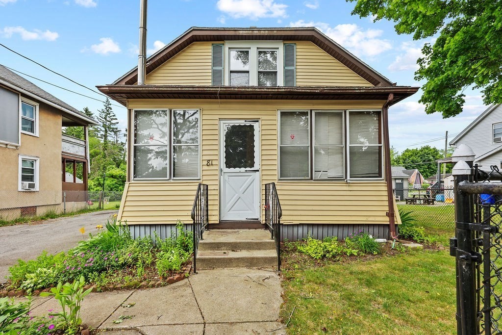 81 Healey St Property Photo 1