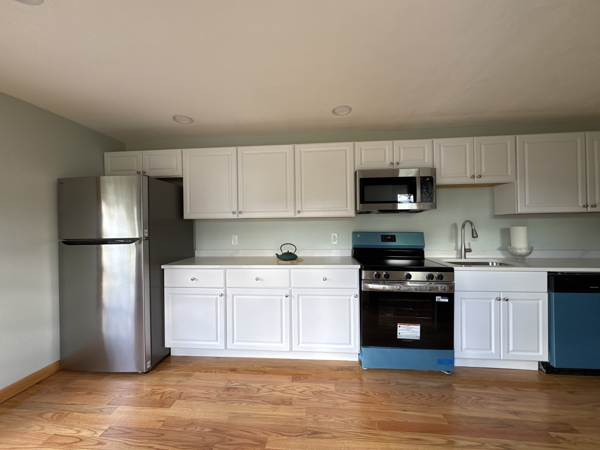 72 Kurland Ave Property Photo 2