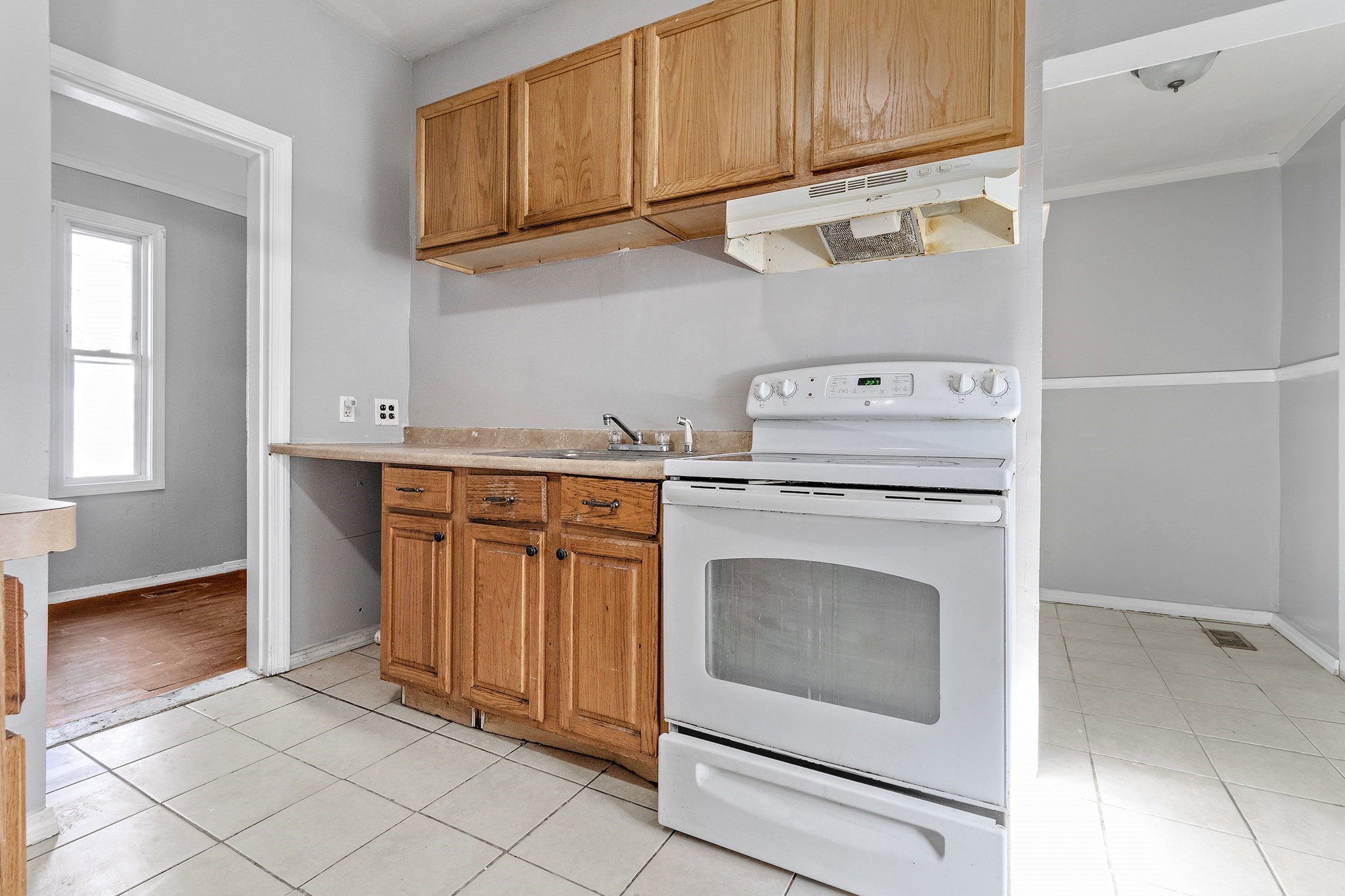 29 Newbury St Property Photo 2