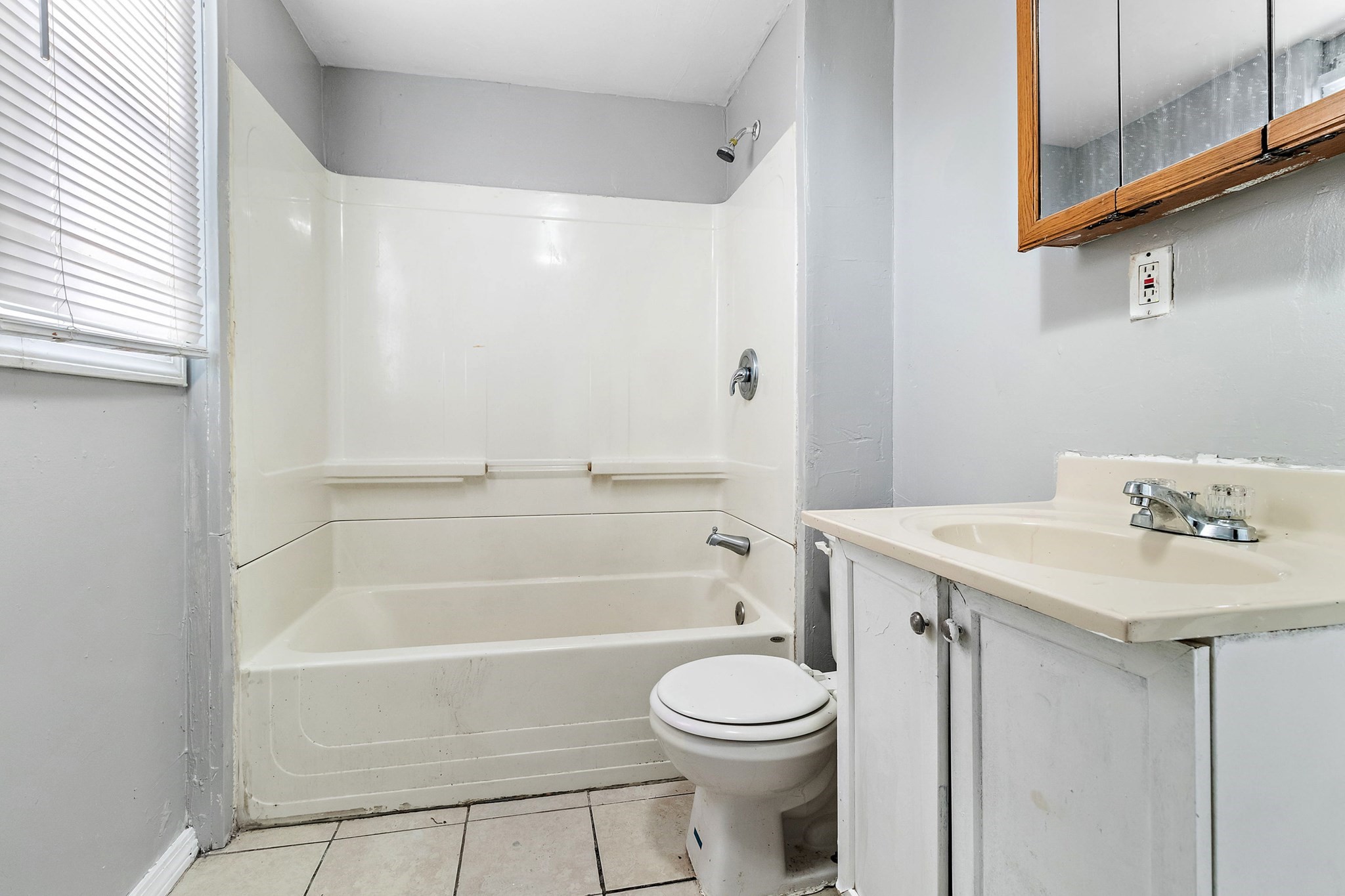 29 Newbury St Property Photo 6