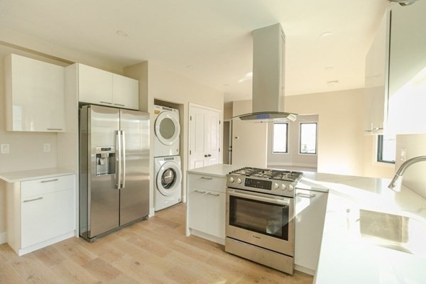 132-134 Holton St # 2 Property Photo 1