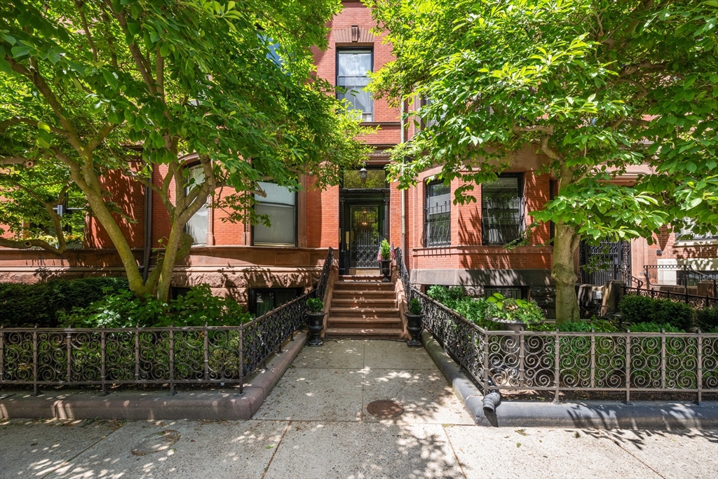 207 Commonwealth Ave # 3 Property Photo 1