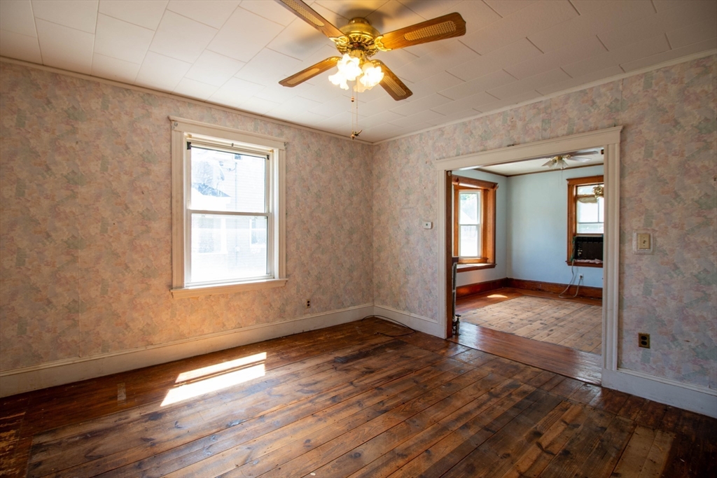 249 Groveland St Property Photo 10
