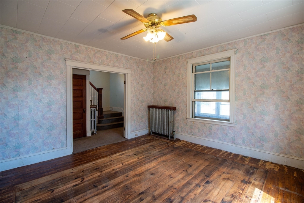 249 Groveland St Property Photo 12