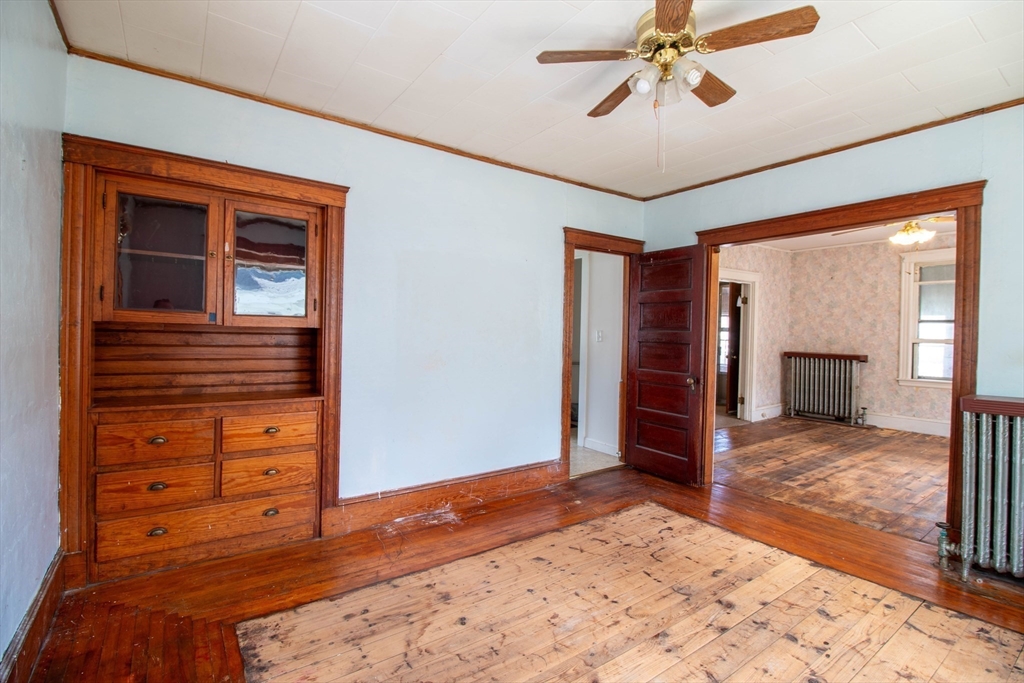 249 Groveland St Property Photo 14