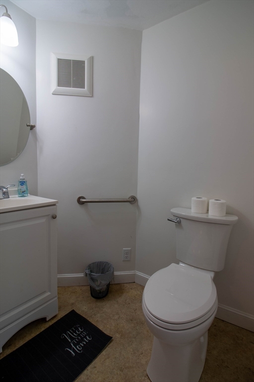 249 Groveland St Property Photo 20