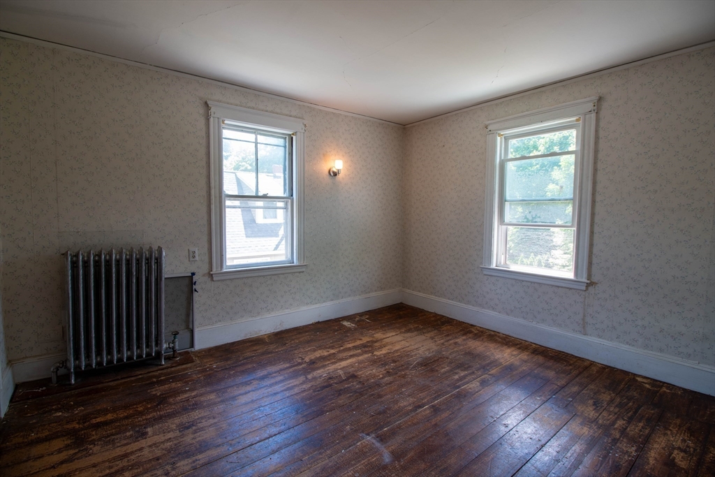 249 Groveland St Property Photo 24