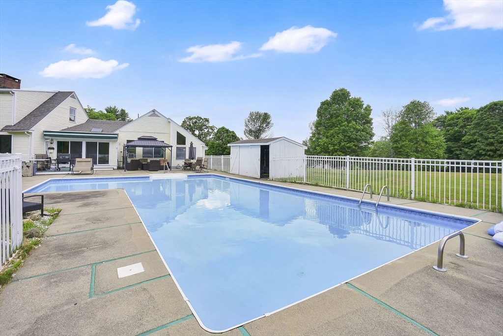 258 Main Rd Property Photo 8