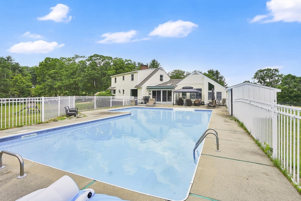 258 Main Rd Property Photo 9