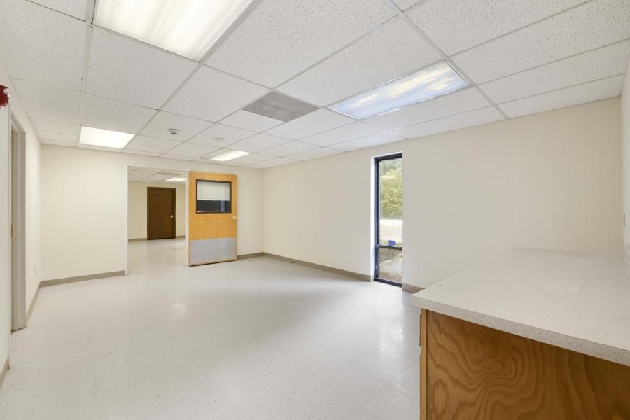2 Airport Drive Property Photo 10