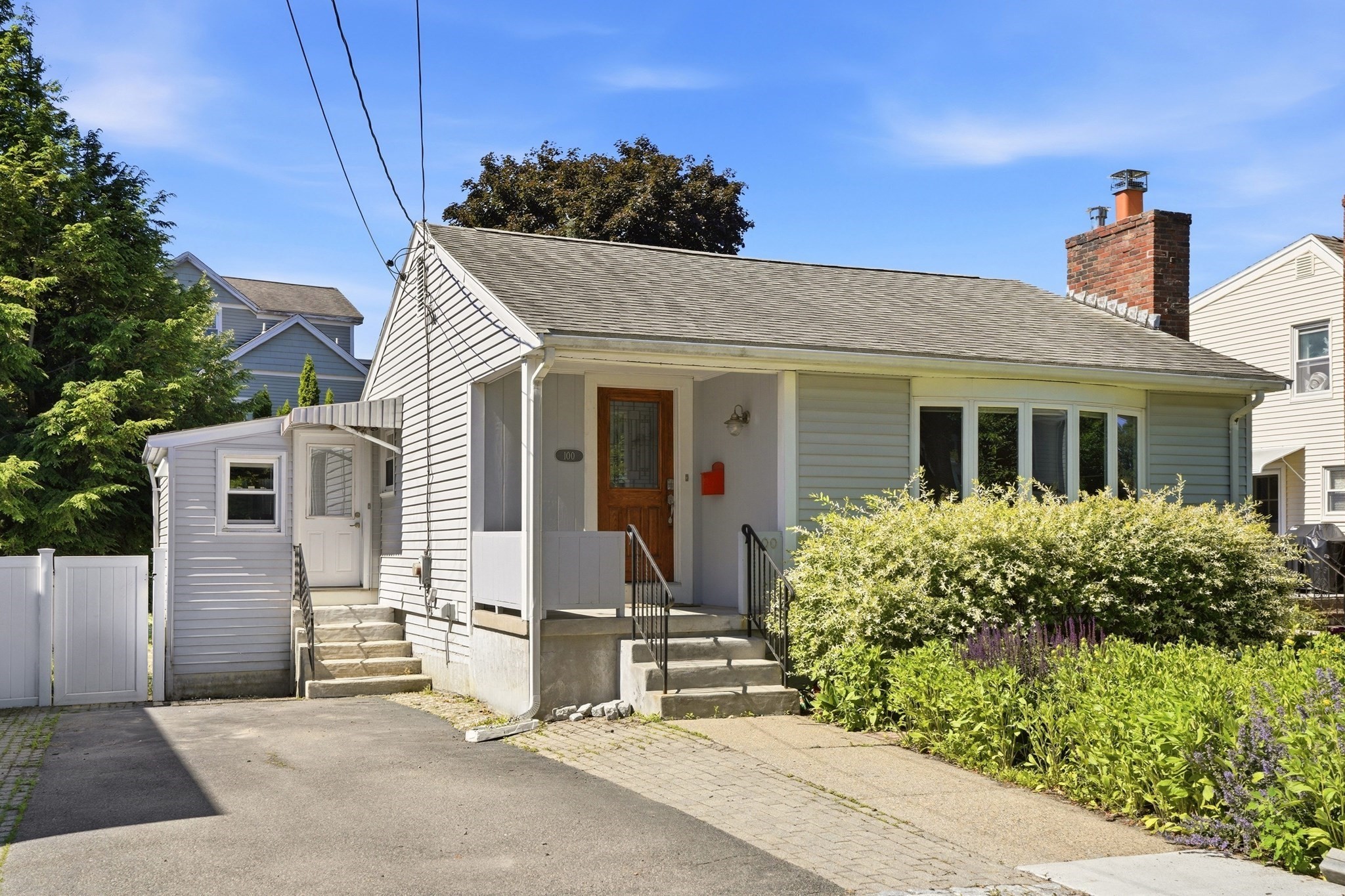 100 Westland Ave Property Photo 1