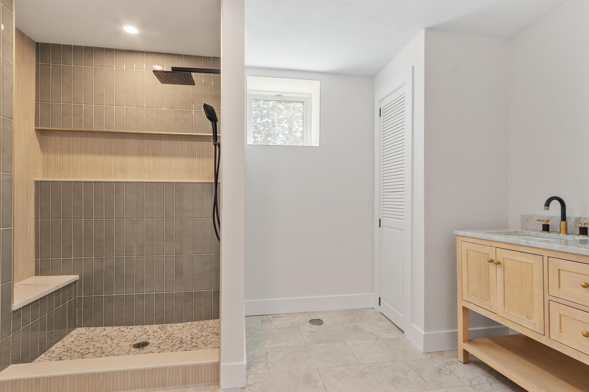 60 Neillian Street Property Photo 35