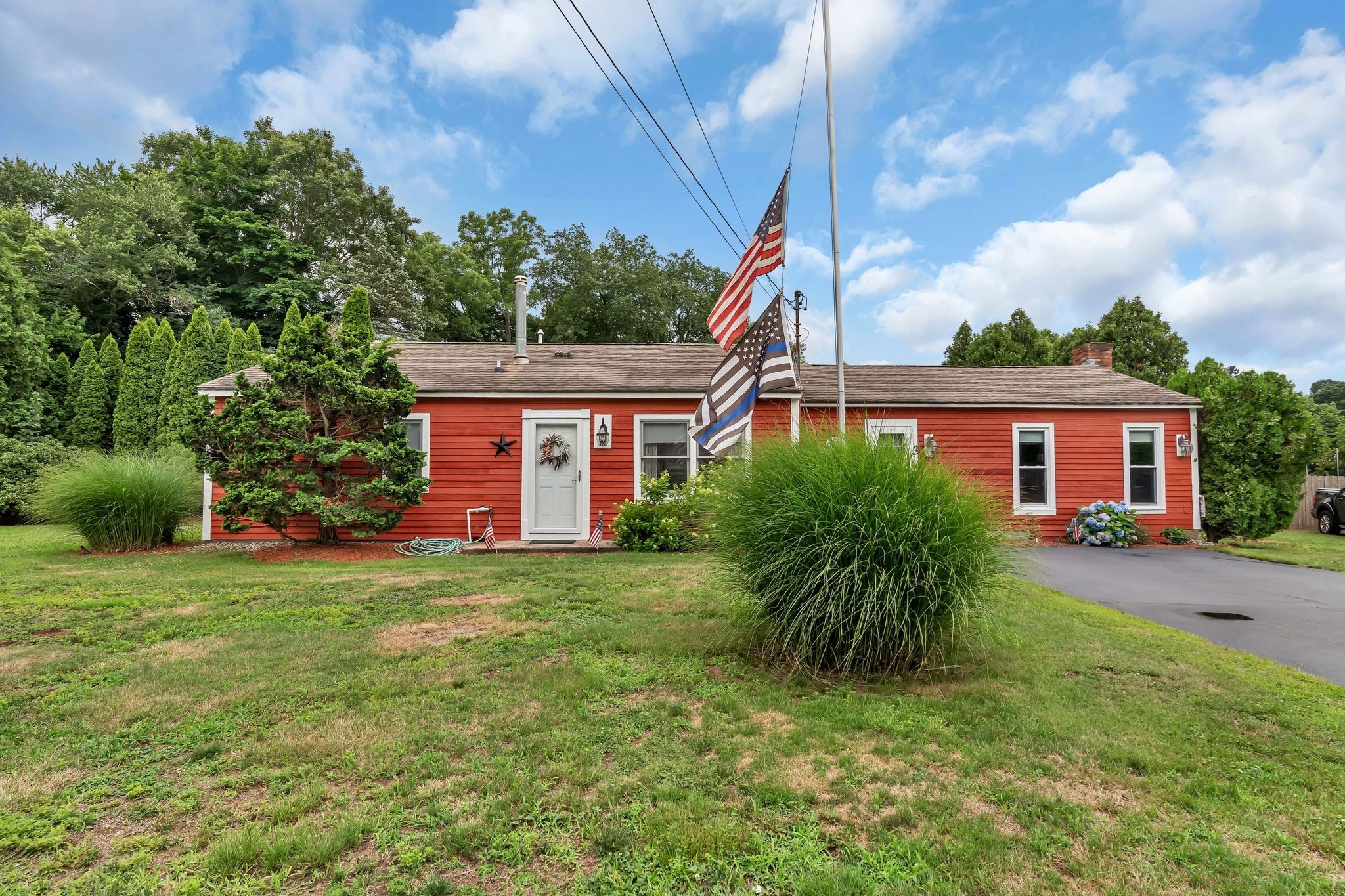 3 Douglas Circle Property Photo 2