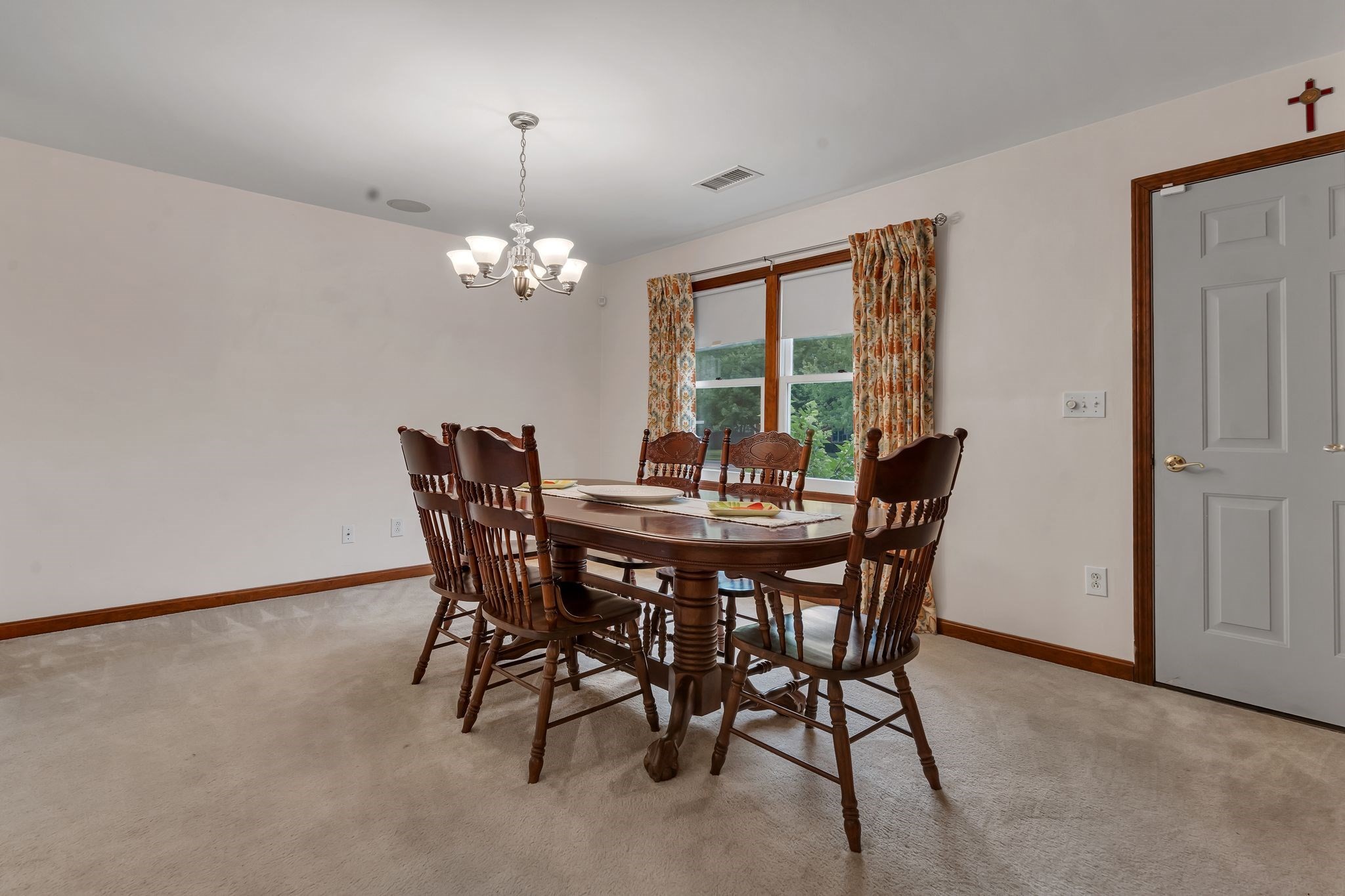 3 Douglas Circle Property Photo 18