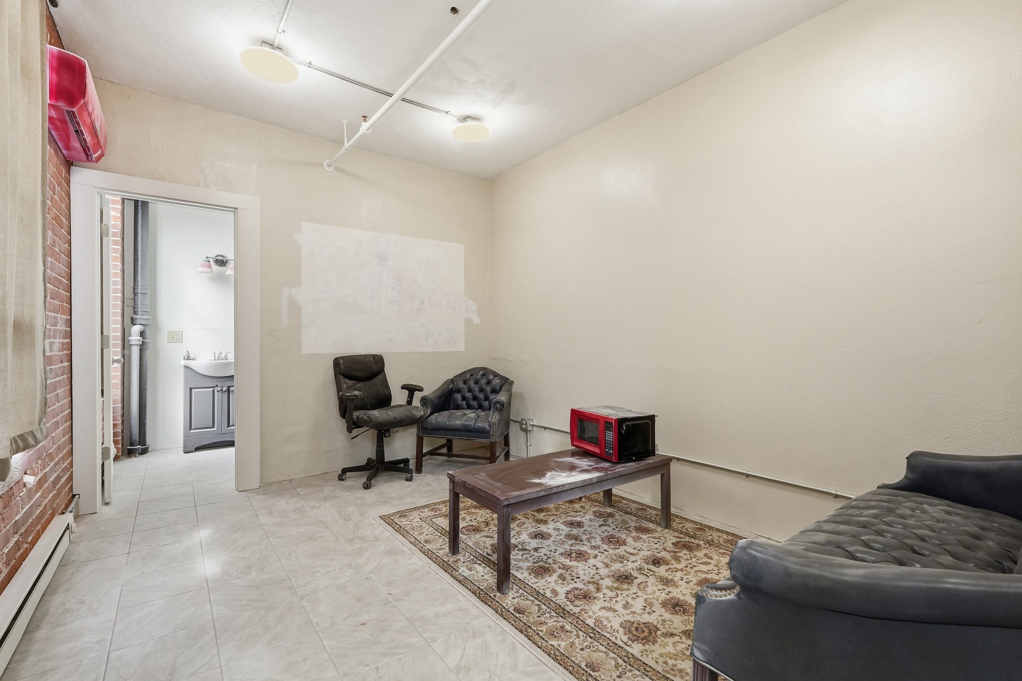 105 Marble St Property Photo 6