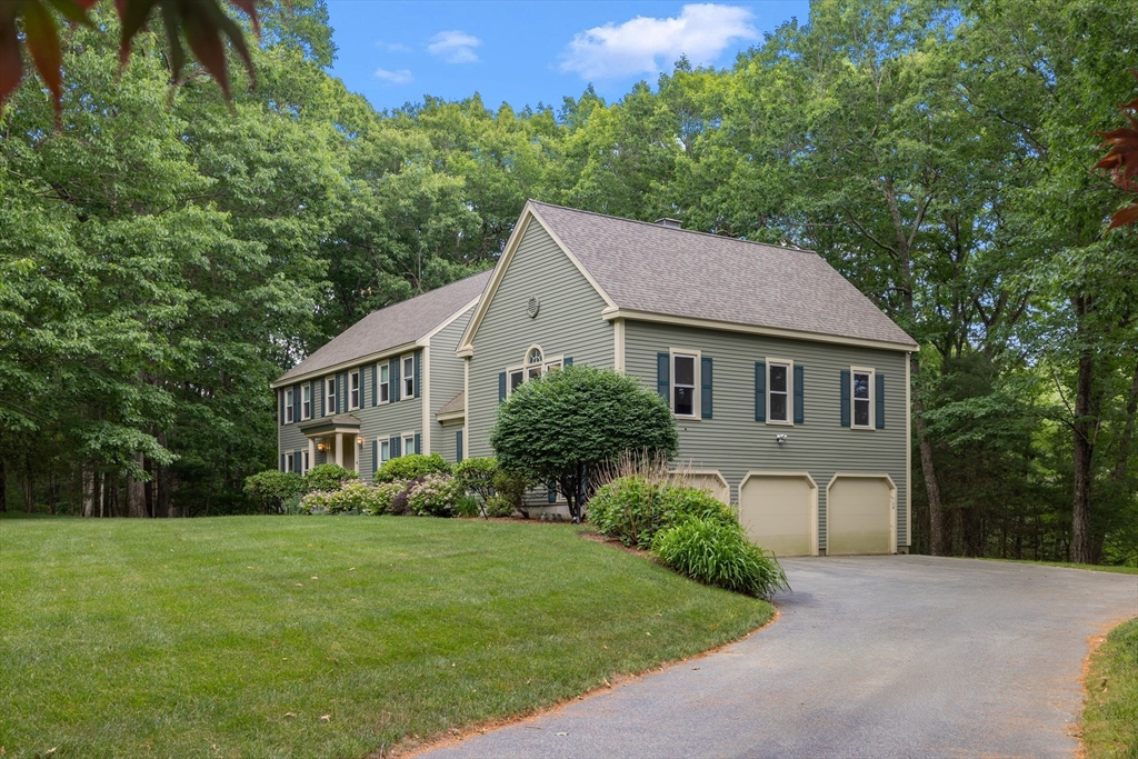 10 Fieldstone Way Property Photo 1
