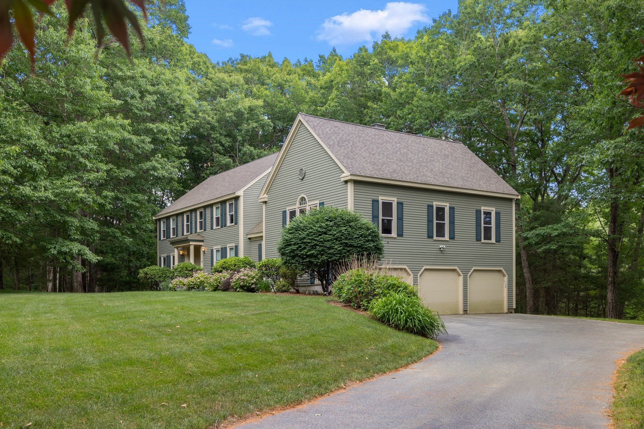10 Fieldstone Way Property Photo 1