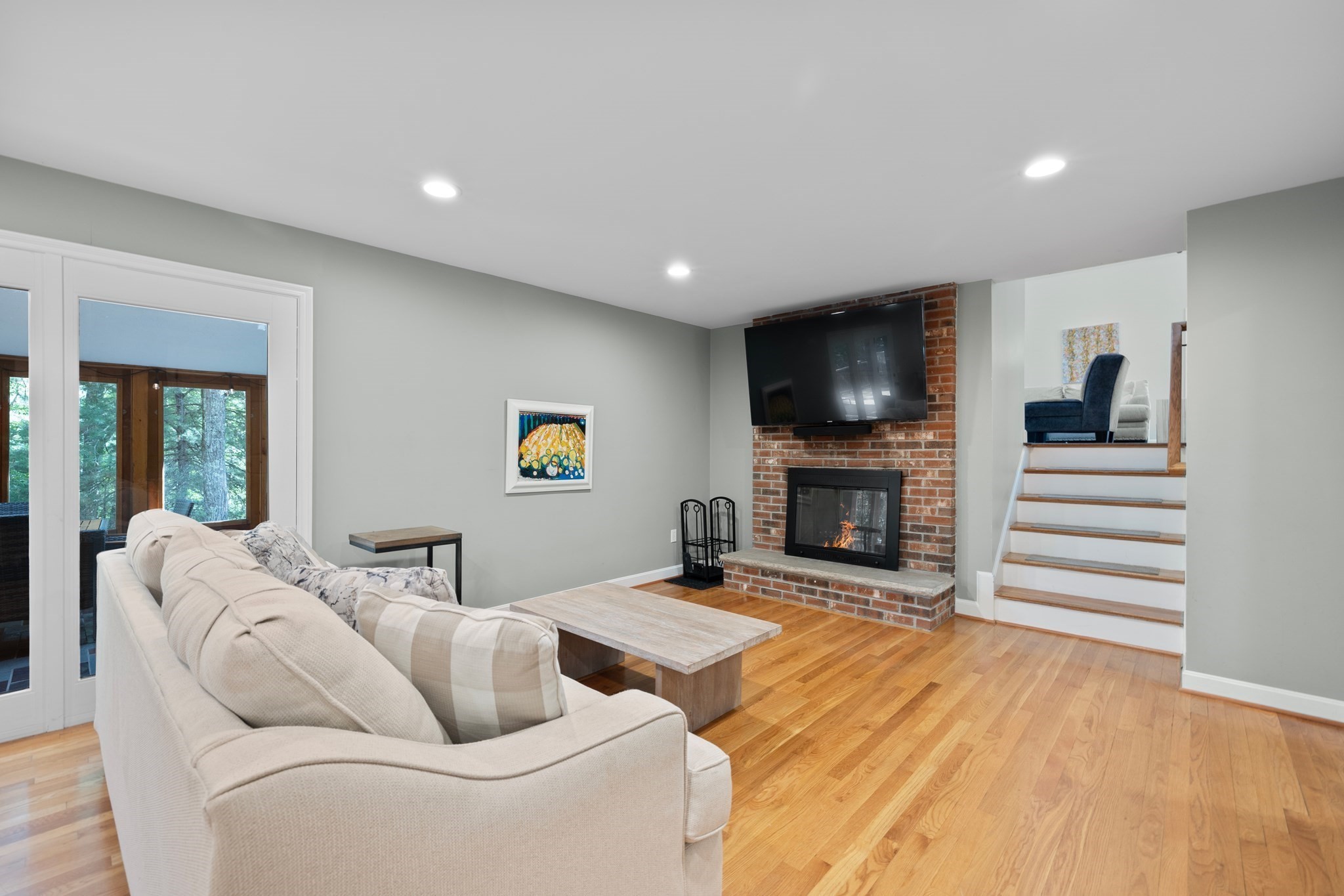 10 Fieldstone Way Property Photo 2