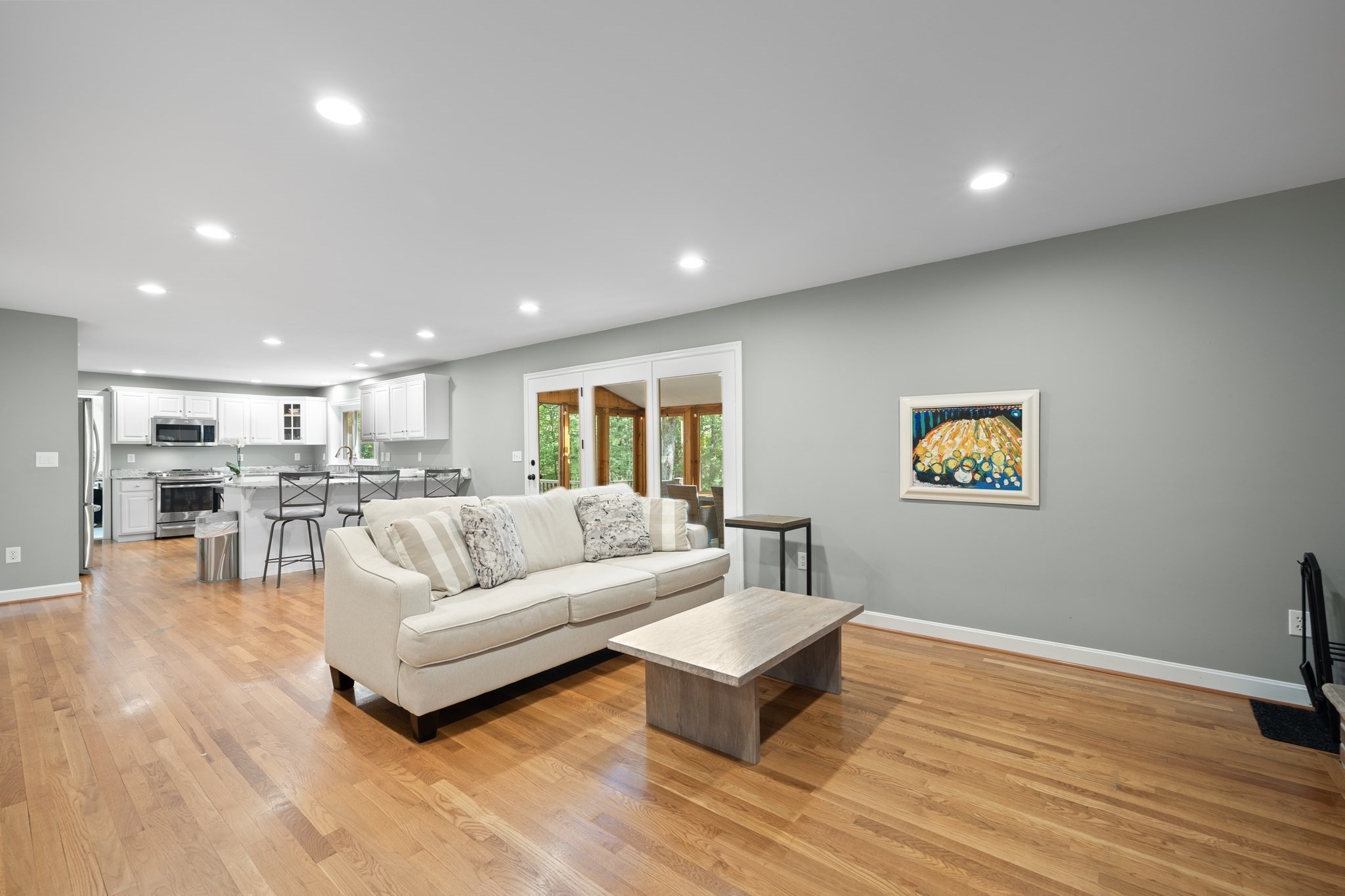 10 Fieldstone Way Property Photo 3