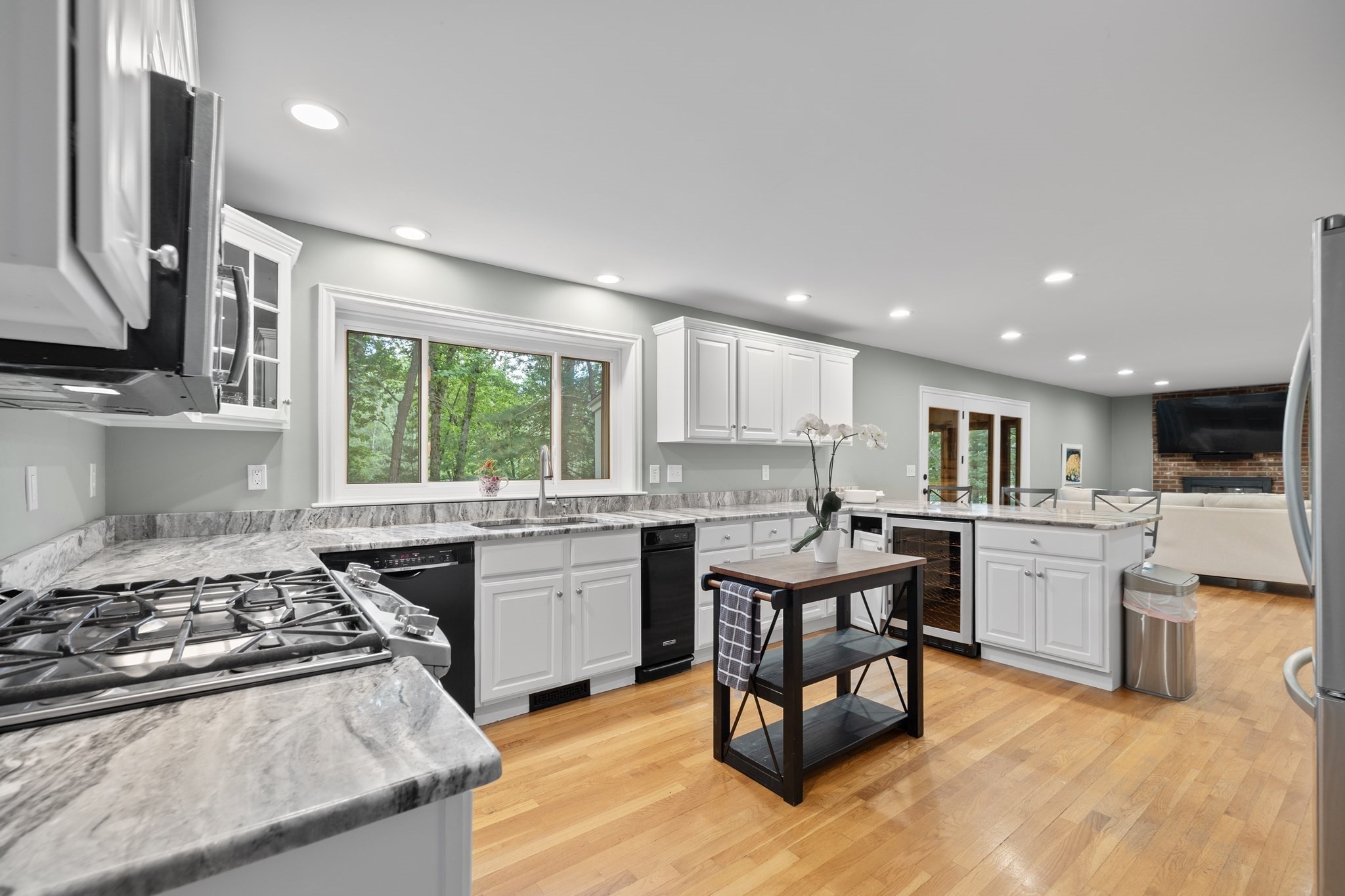 10 Fieldstone Way Property Photo 6