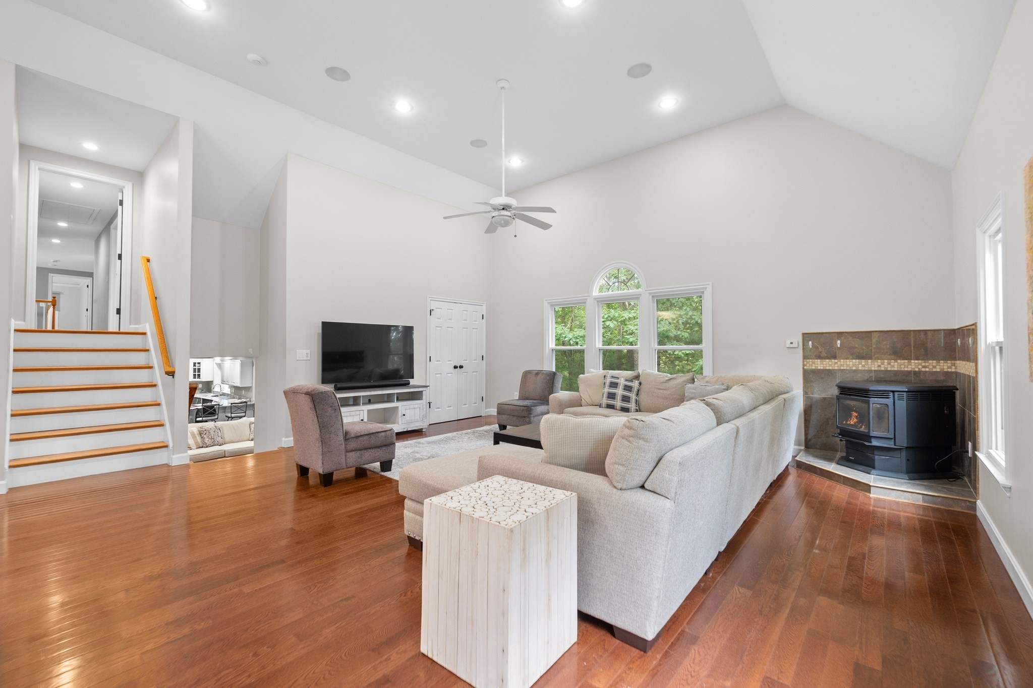 10 Fieldstone Way Property Photo 12