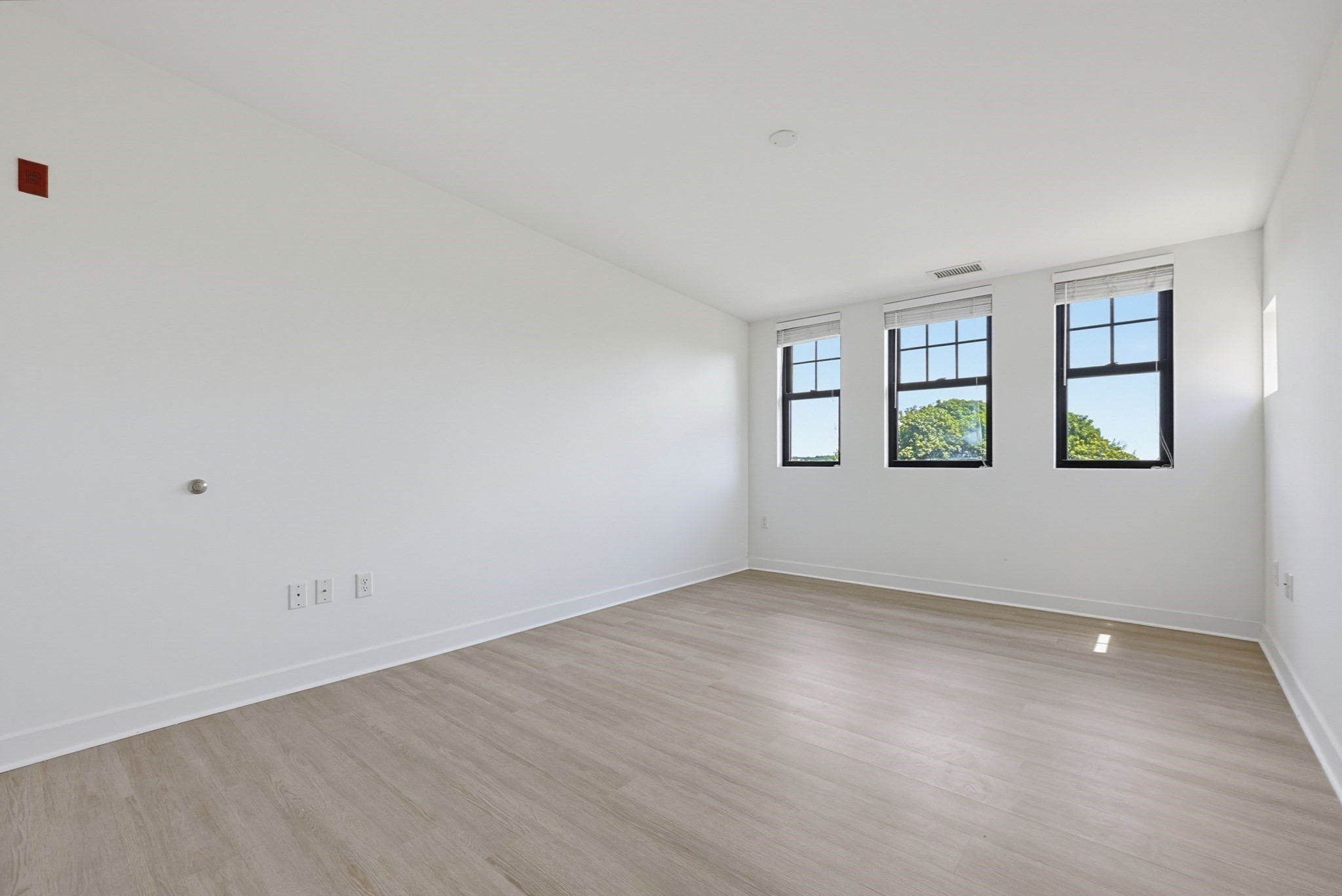 72 Ashland St # 408 Property Photo 8