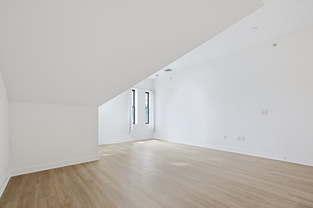 72 Ashland St # 408 Property Photo 16