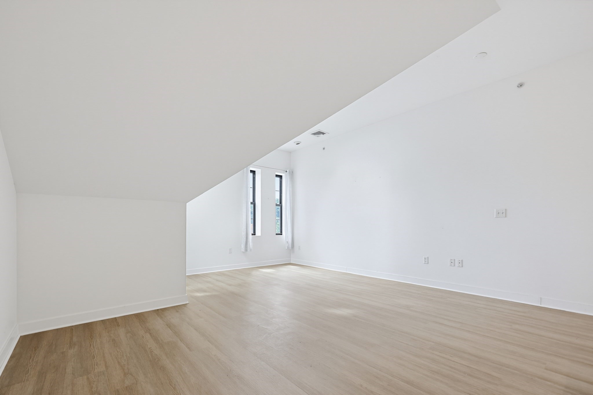 72 Ashland St # 408 Property Photo 16