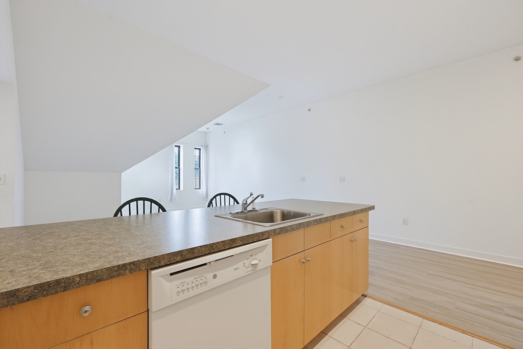 72 Ashland St # 408 Property Photo 20