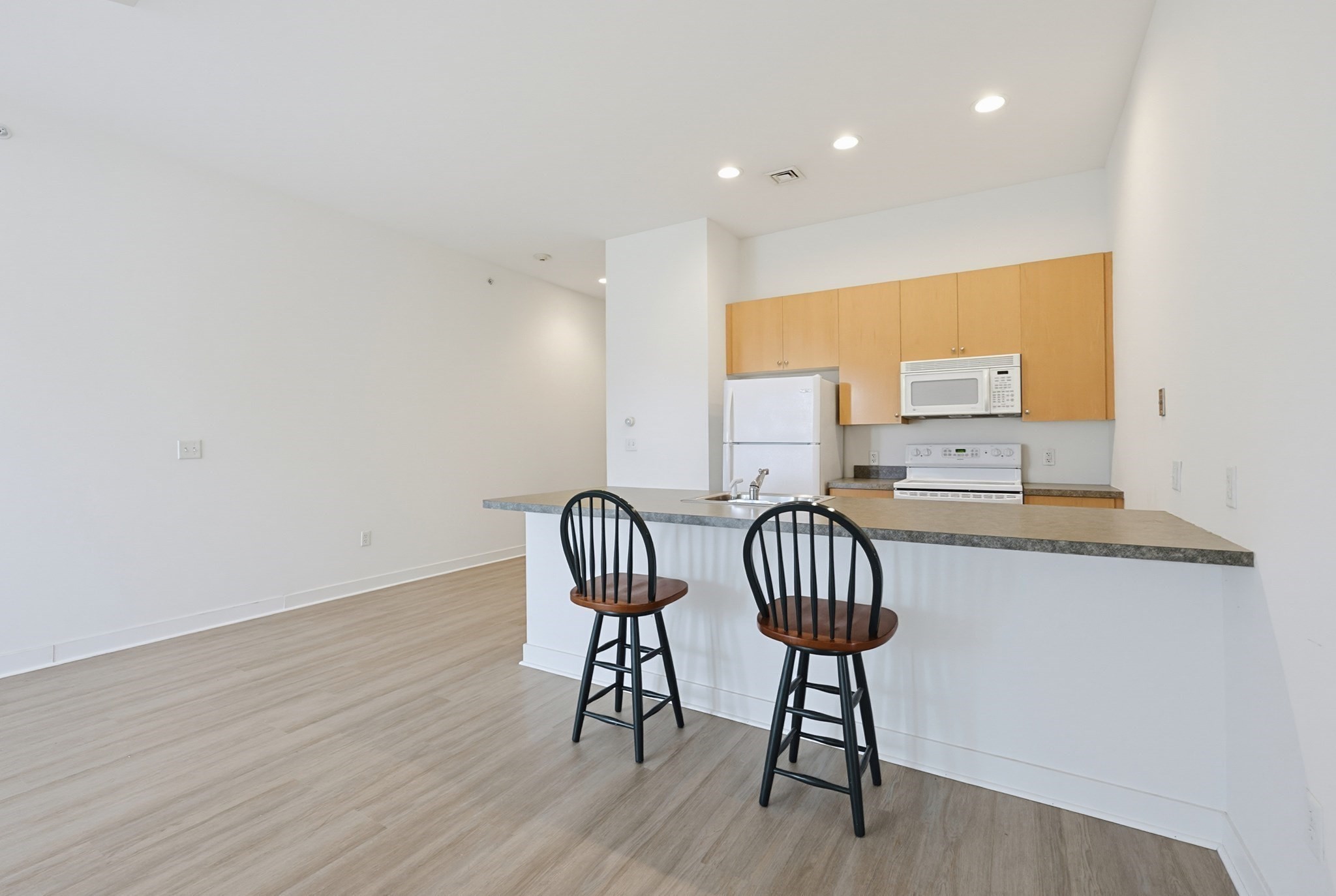 72 Ashland St # 408 Property Photo 24