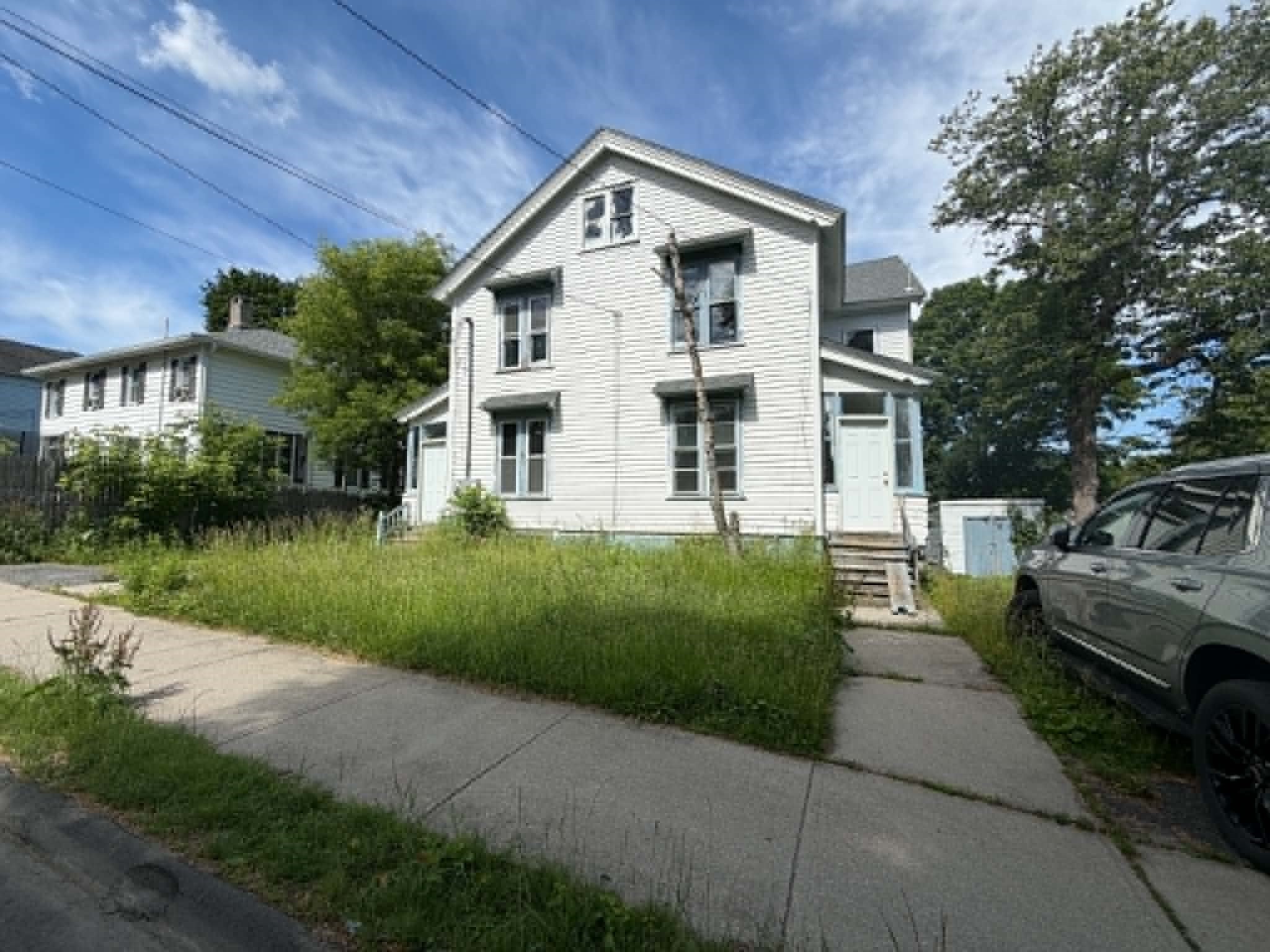 27 Daniels Ave Property Photo 1