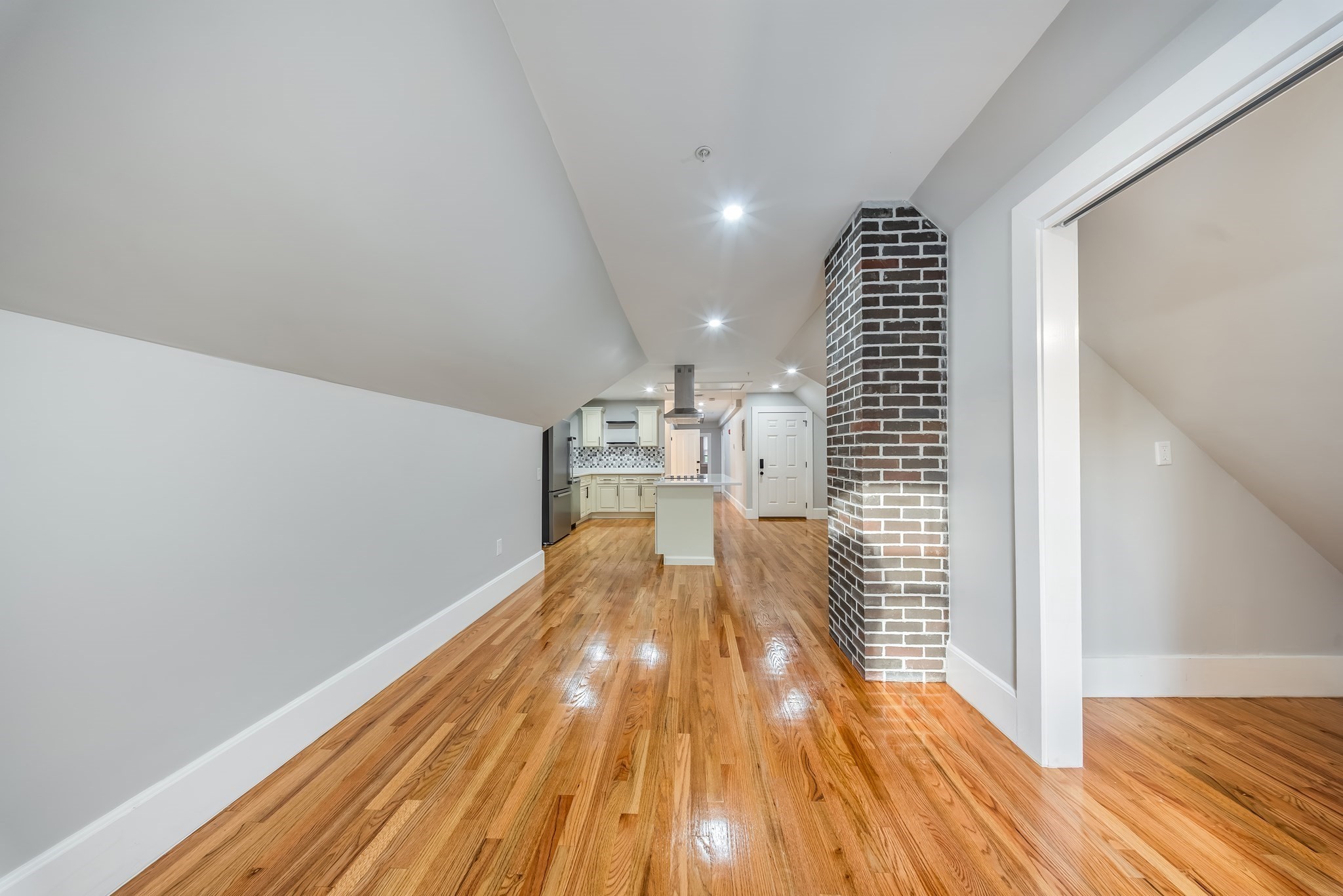 180 Jackson St # D Property Photo 4