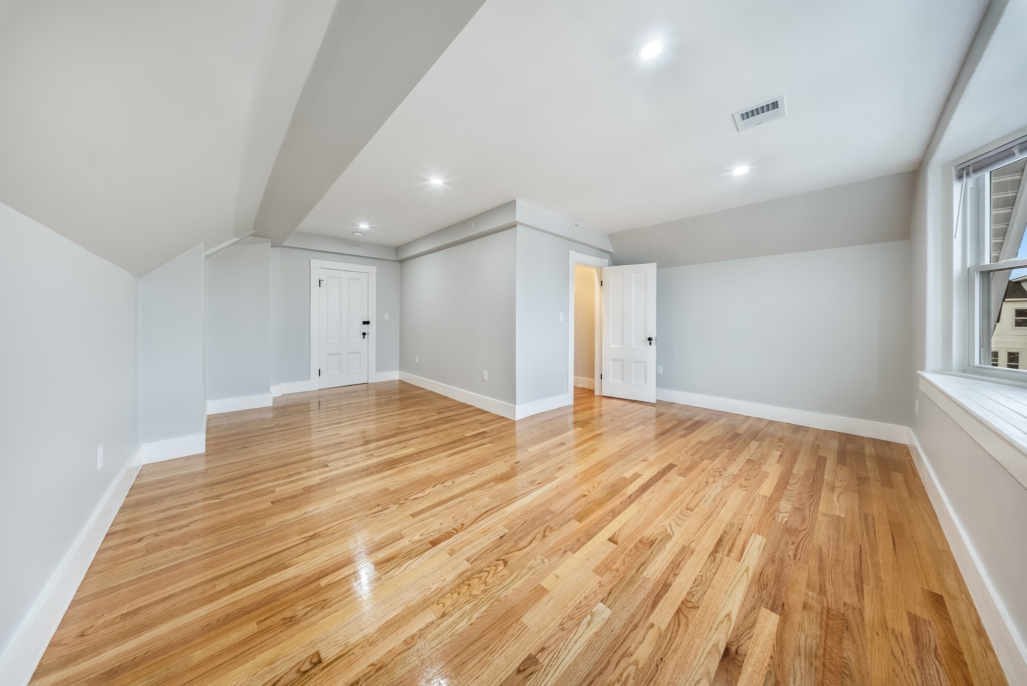 180 Jackson St # D Property Photo 9