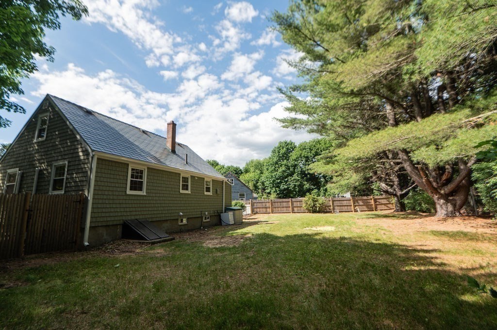 14 Web Rd Property Photo 3