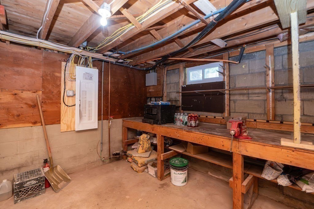 14 Web Rd Property Photo 37