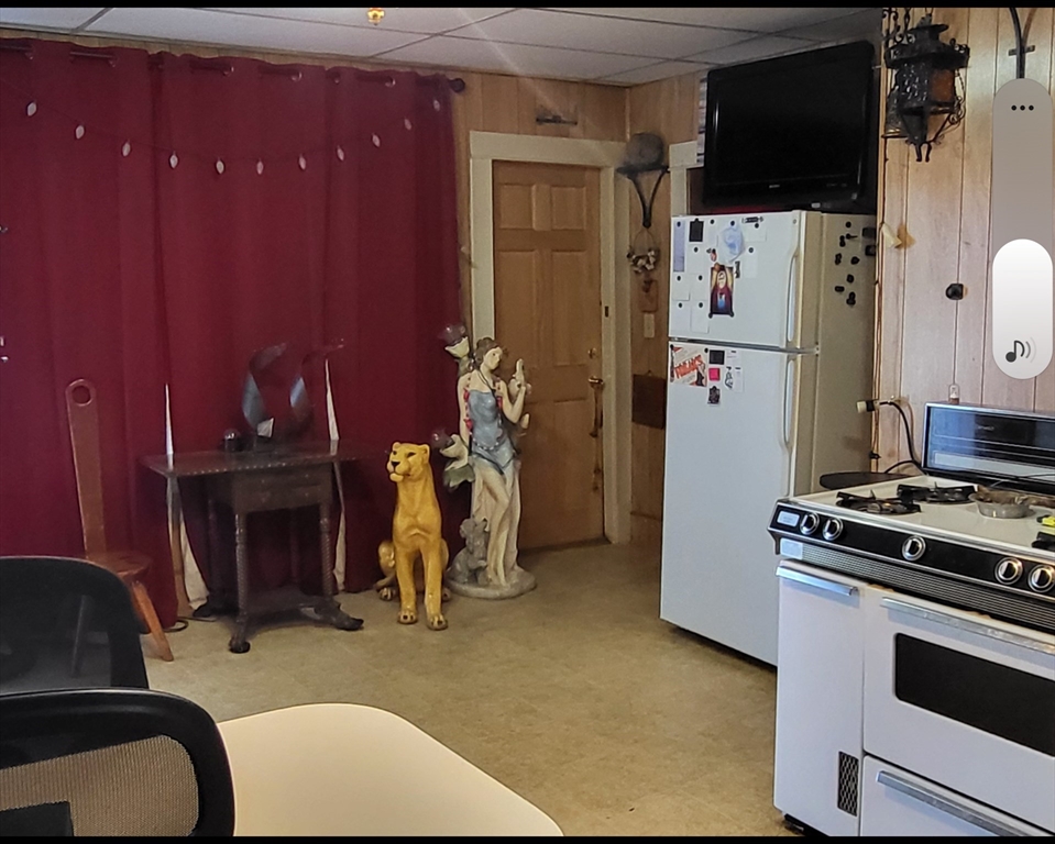 514 Grattan St Property Photo 4