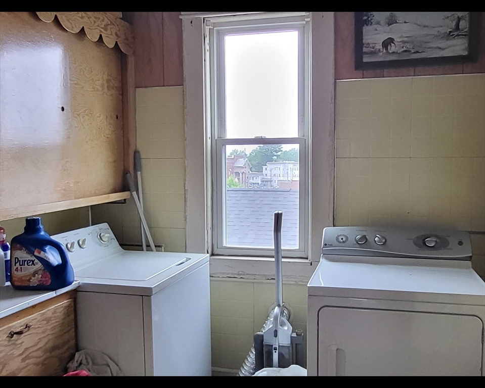514 Grattan St Property Photo 8