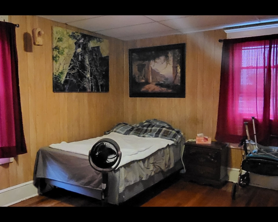 514 Grattan St Property Photo 9