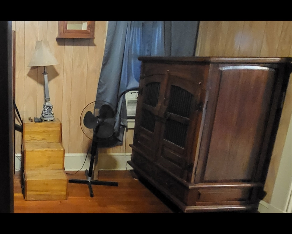 514 Grattan St Property Photo 10