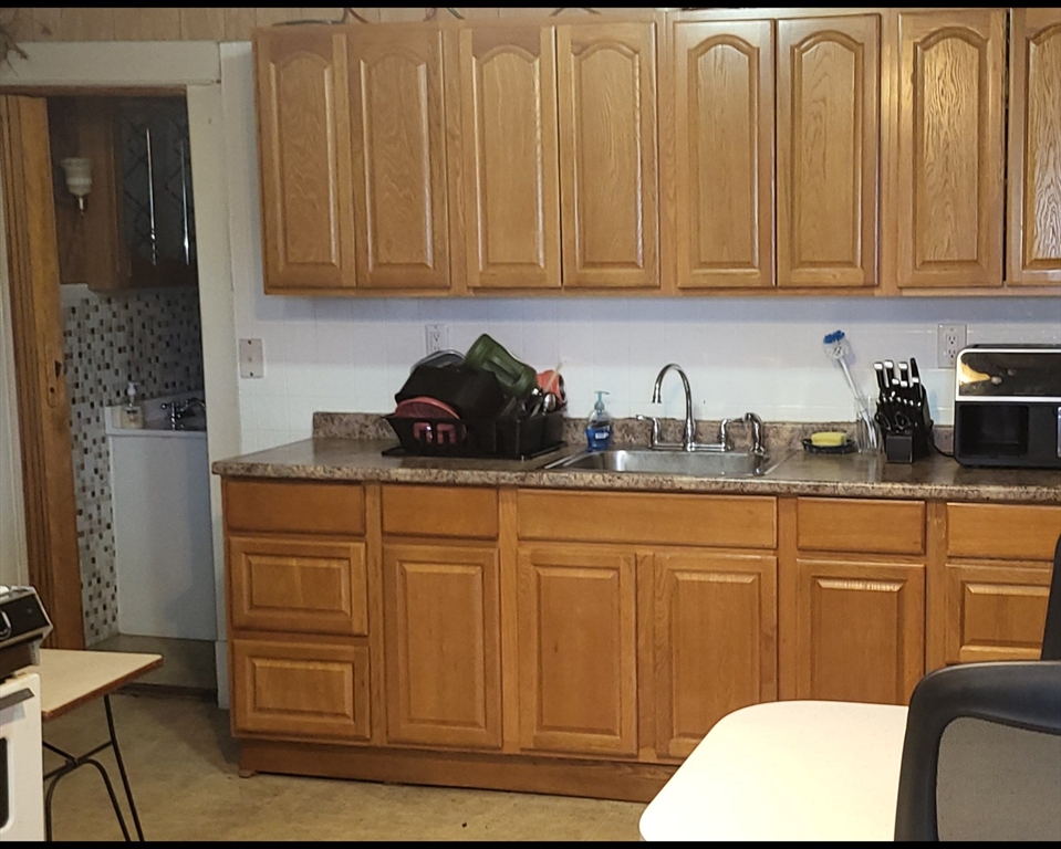 514 Grattan St Property Photo 11
