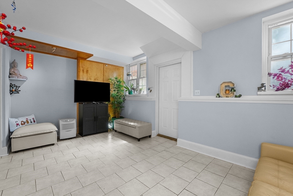 1 Lanark Rd # 7 Property Photo 3
