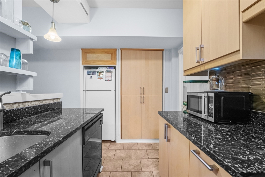 1 Lanark Rd # 7 Property Photo 10
