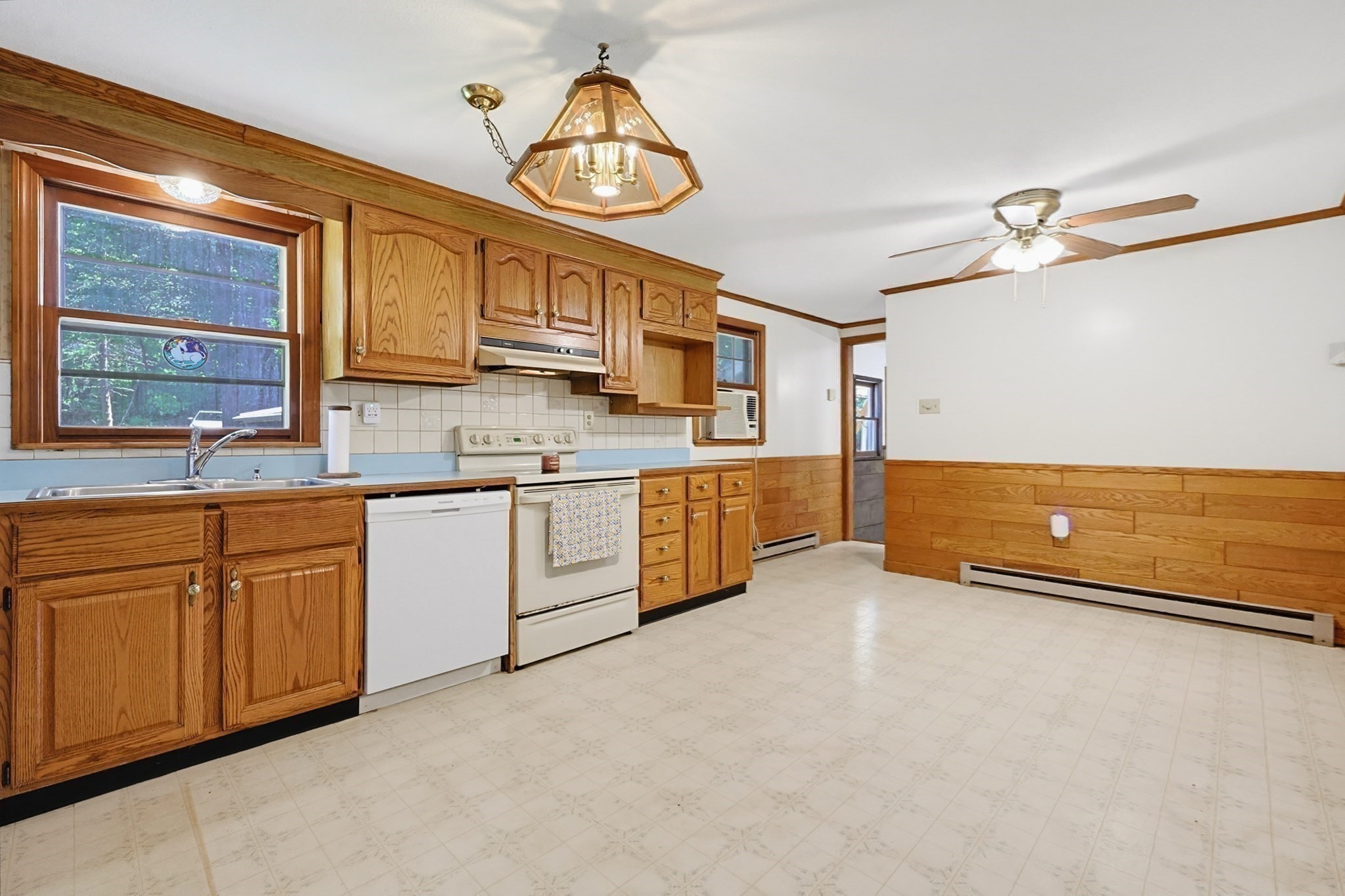 1075 West Brookfield Road Property Photo 7