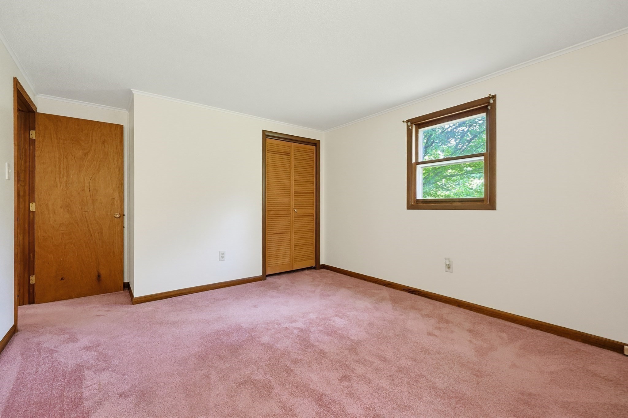 1075 West Brookfield Road Property Photo 11
