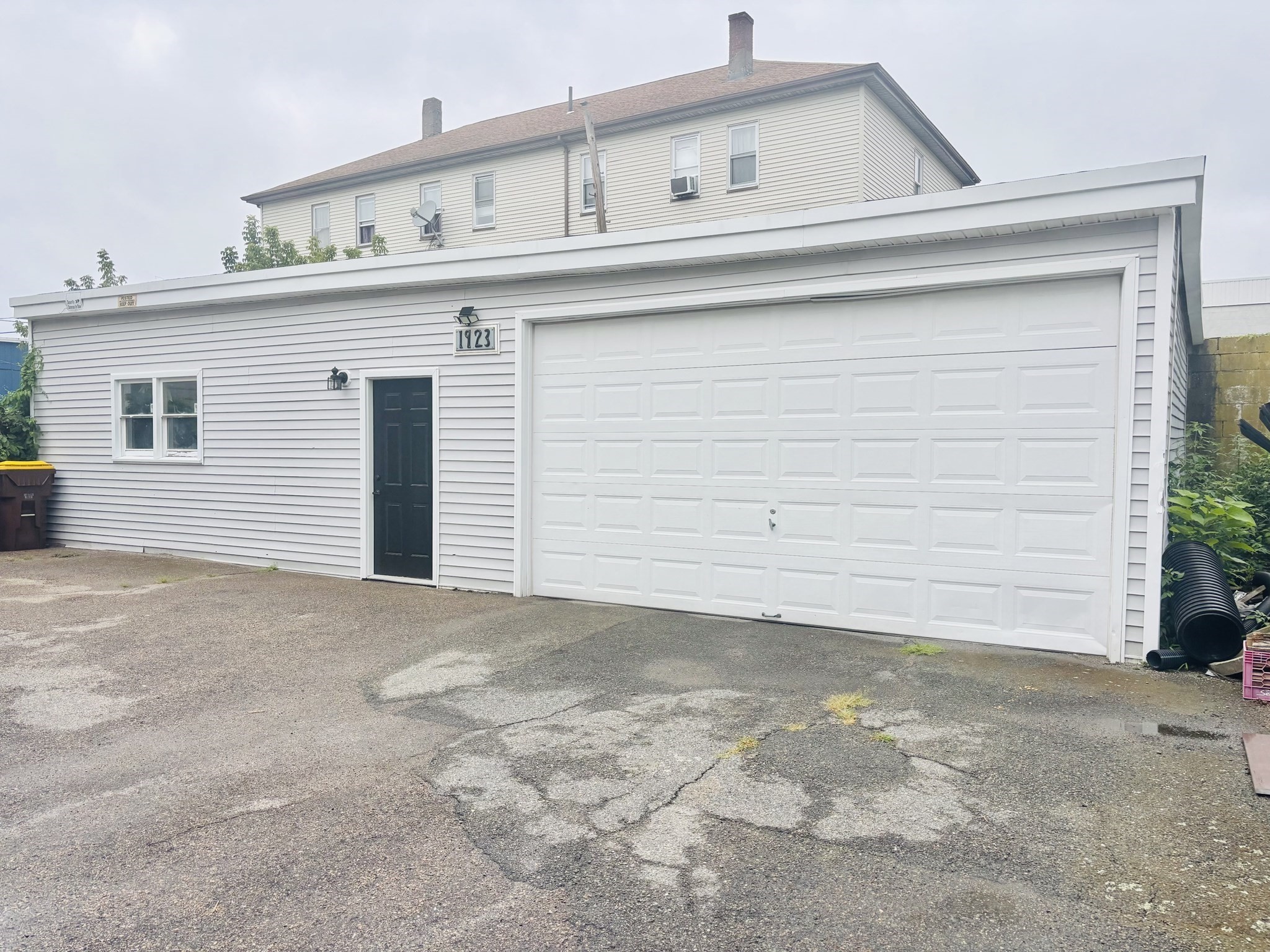 172 Nashua St Property Photo 2